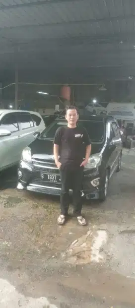 Mencari pekerjaan sebagai Driver.