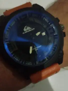 Jam tangan tanggal Quicksilver