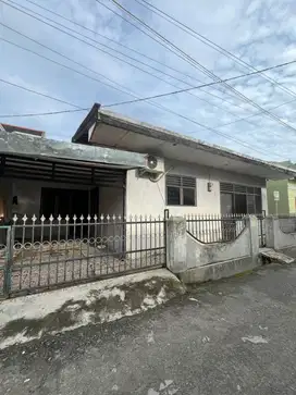 Dijual rumah pribadi. Di jalan letda sujono no 17 medan tembung