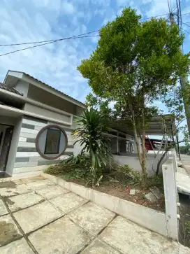 Dijual RUMAH SHM, 2KM, CARPORT