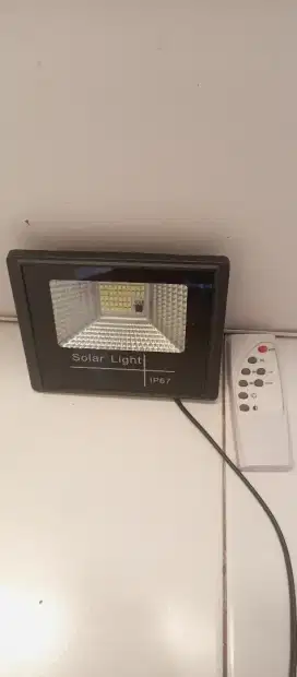 Lampu 50 W  arus 12 volt