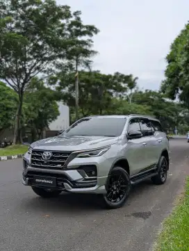 TOYOTA FORTUNER 2.8 GR 2024 SILVER FULL STANDART & ORIGINAL, LOW KM