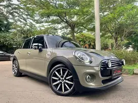 MINI COOPER 5 Door LCI FACELIFT 2020 GREY METALLIC ON BLACK