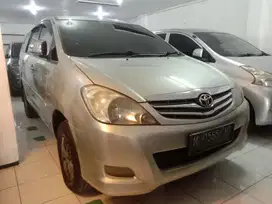 Toyota Kijang Innova 2010 Bensin