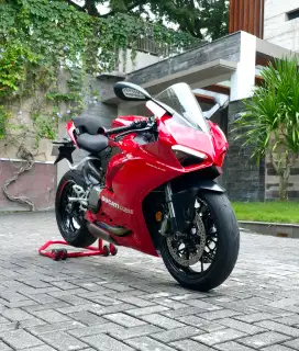 DUCATI PANIGALE V2  superquadro,th reg 2022, odo 4 rb miles