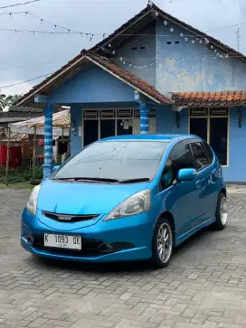 HONDA JAZZ RS GE8 MATIC TAHUN 2009