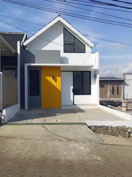 Jual rumah cantik DP 0 % ready Stock 1 unit dekat tol Padalarang
