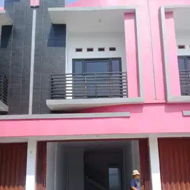 ruko. sgt. strategis. parkir. luas