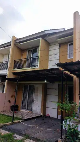 Rumah Apik 2 Lt Nyaman Dekat Luwes Gentan