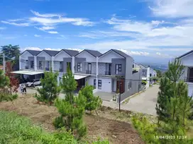 Rumah Villa di Atas Awan Area Wisata Lembang Bandung utara