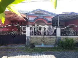Rumah Puri Indah Sidoarjo 2 Lantai Perlu Renovasi