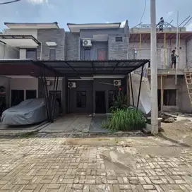 Rumah Dijual 2 Lantai 4 Kamar di Jagakarsa Dekat Stasiun Lenteng Agung