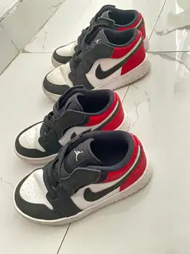 Sepatu Original Nike Air Jordan 1 Low 12C dan 2Y