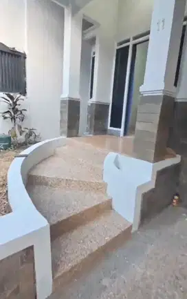 Rumah di Pondok Hijau Bandung, 1,5 Lantai Hadap Utara