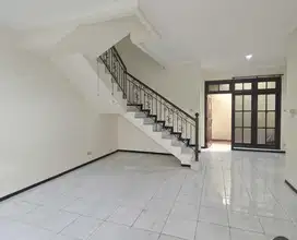 JUAL Rumah Dharmahusada Mas, 2 lantai, Kosongan, Surabaya Timur