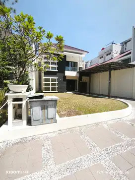 Dijual Rumah Mewah di Cluster Cemara kota harapan indah bekasi