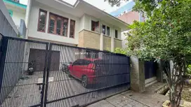 Rumah Bagus di Jl Kerinci VIII Cocok Untuk Hunian