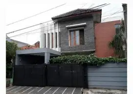 Dijual Rumah Mewah, Asri di Pondok Bambu, Fully Furnished, 3BR