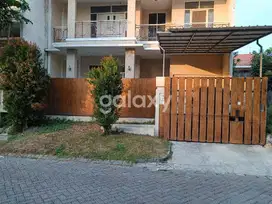 Rumah Istimewa Terawat di Graha Famili