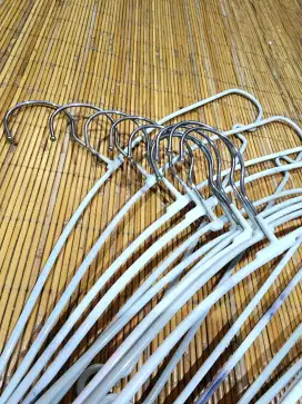 Hanger Gantungan Baju Besi Putih 10 Pcs Kokoh