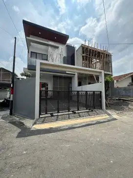 Rumah Mewah Kontemporer Jalan Kaliurang Km 8