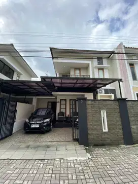 Rumah 2 Lantai di jl. Wahid Hasyim Dekat UPN Seturan,Pakuwon Mall
