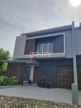 Rumah Baru Minimalis Modern Royal Residence
