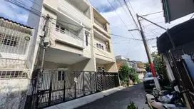 RUMAH BARU MINIMALIS MODERN 3 LANTAI DI TANJUNG DUREN BEBAS BANJIR