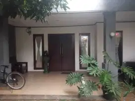 Dijual Rumah Luas 4 BR SHM di Pondok Gede Bekasi
