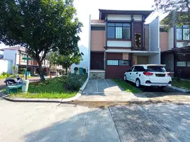 Dijual Rumah Hook 2 Lantai Cluster Patio Lippo Cikarang, 2.450 Miliar!