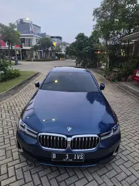 BMW 530i 2021 Bensin Km Rendah Pajak Panjang Anti Banjir dan Semua Ori