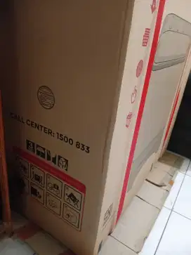 Mesin cuci merek Polytron untuk cucian 8 kg