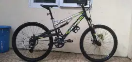 Jual cepat butuh dana sepeda gunung polygon Axion 2.0 frame Aolly nrml