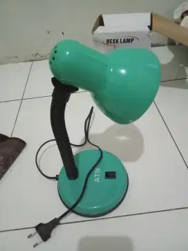 Di jual lampu belajar kondisi baru