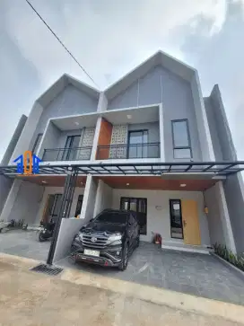 RUMAH FULL FURNISHED BANYAK BONUS LOKASI DEKAT 2 TOL DAN KUBAH EMAS