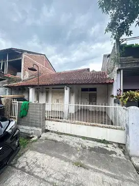 Dijual Rumah di Komplek Bumi Kertamanah Permai Baleendah