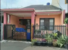 RUMAH KEREN DI KOMPLEK PONDOK BAMBU