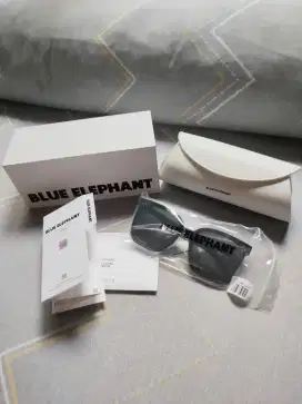 Kacamata Blue Elephant