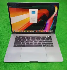 Macbook Pro 2018 15inch i7 16/256 Grey Touchbar mulus murah