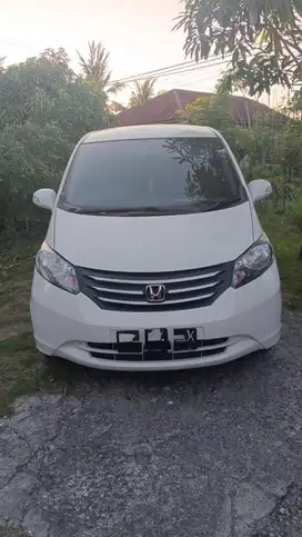 Dijual mobil freed 2011