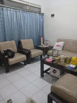 Rumah Mulyosari Tengah