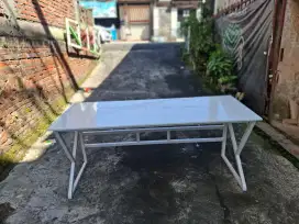 Meja kerja HPL rangka besi