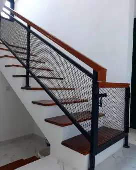 reling tangga expanded