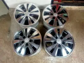 Velg toyota inova luxury r15 original
