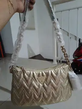 Adelard Top Zip Shoulder Bag Tas Guess Gold Original