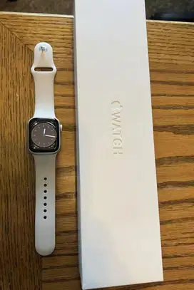 Apple Watch 45mm Starlight Series 8