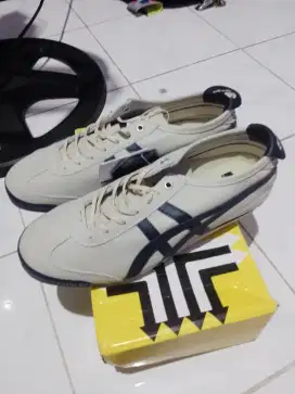 onitsuka mexico 66