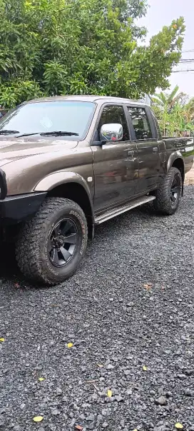 Mitsubishi l200 strada double cabin GLS tahun 2007