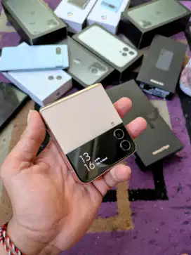 Samsung Galaxy Z Flip 4 Sein Like new perfect
