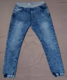 Celana jeans remaja